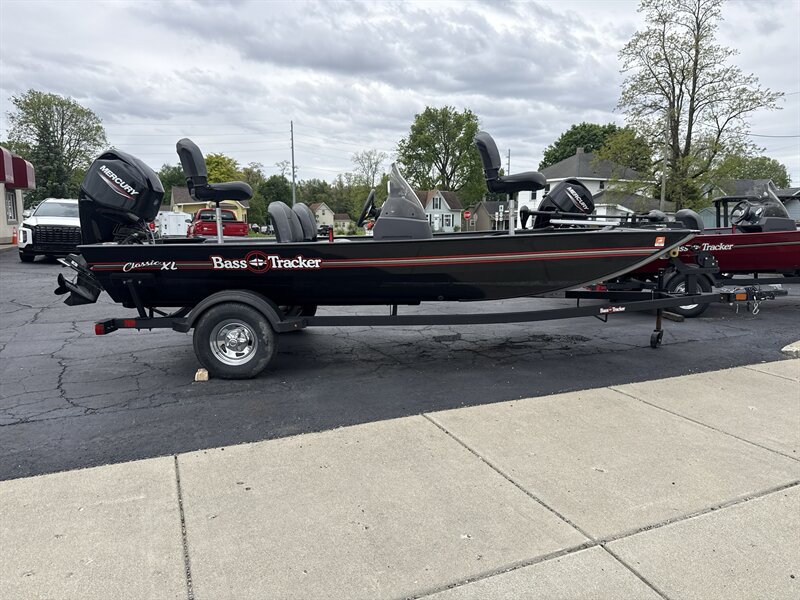2024 Bass Tracker Classis XL  