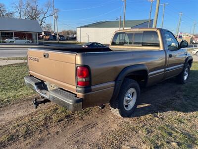 2001 Dodge Ram 1500 SLT   - Photo 6 - Rushville, IN 46173