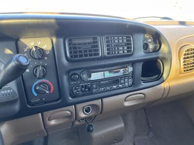 2001 Dodge Ram 1500 SLT   - Photo 15 - Rushville, IN 46173