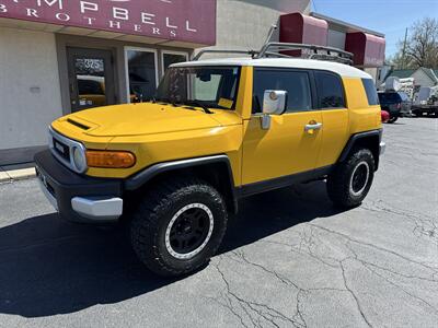 2010 Toyota FJ Cruiser   - Photo 2 - Rushville, IN 46173