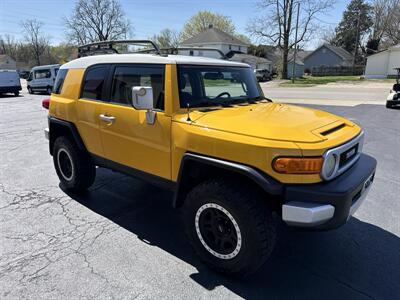 2010 Toyota FJ Cruiser   - Photo 4 - Rushville, IN 46173