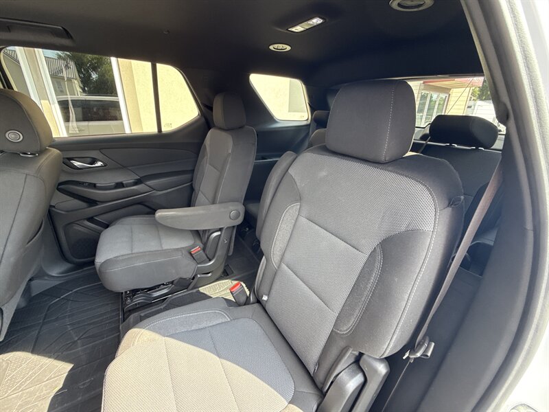 2023 Chevrolet Traverse Cloth photo 6