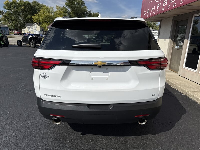 2023 Chevrolet Traverse Cloth photo 2