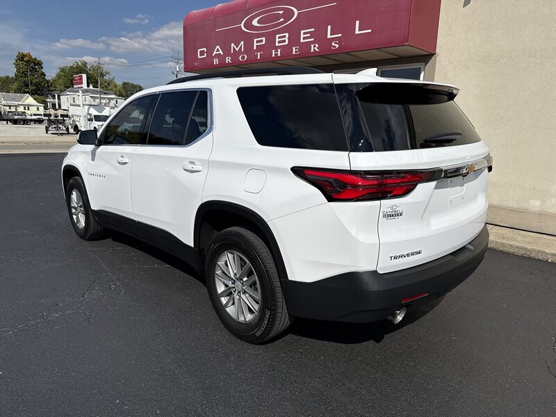 2023 Chevrolet Traverse Cloth photo 3