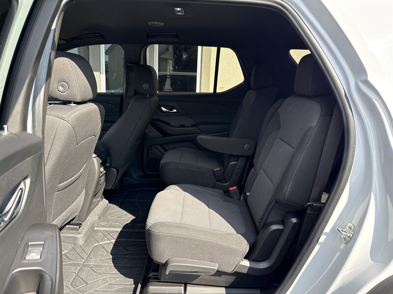 2023 Chevrolet Traverse Cloth photo 7