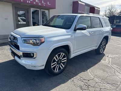 2023 Toyota 4Runner Limited   - Photo 2 - Rushville, IN 46173