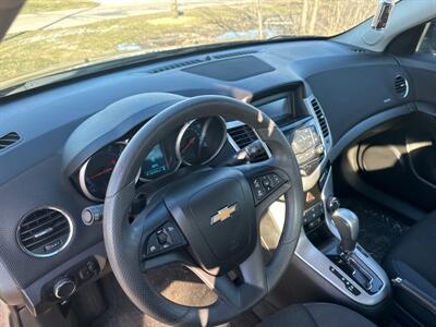 2016 Chevrolet Cruze Limited 1LT Auto   - Photo 10 - Rushville, IN 46173