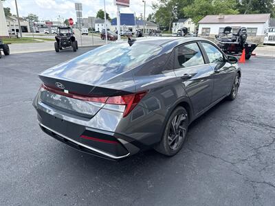 2025 Hyundai ELANTRA Limited - Photo 5 - Rushville, IN 46173