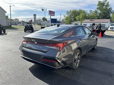 2025 Hyundai ELANTRA Limited   - Photo 5 - Rushville, IN 46173