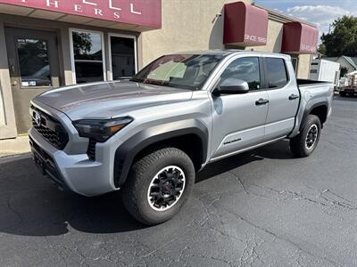 2024 Toyota Tacoma SR5   - Photo 2 - Rushville, IN 46173