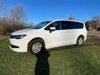 2022 Chrysler Voyager LX   - Photo 2 - Rushville, IN 46173