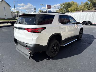 2022 Chevrolet Traverse LS   - Photo 5 - Rushville, IN 46173
