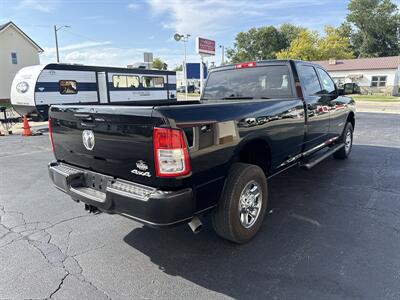 2022 RAM 3500 Tradesman - Photo 4 - Rushville, IN 46173