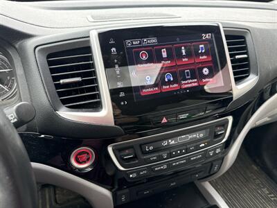 2018 Honda Pilot Touring   - Photo 3 - Rushville, IN 46173