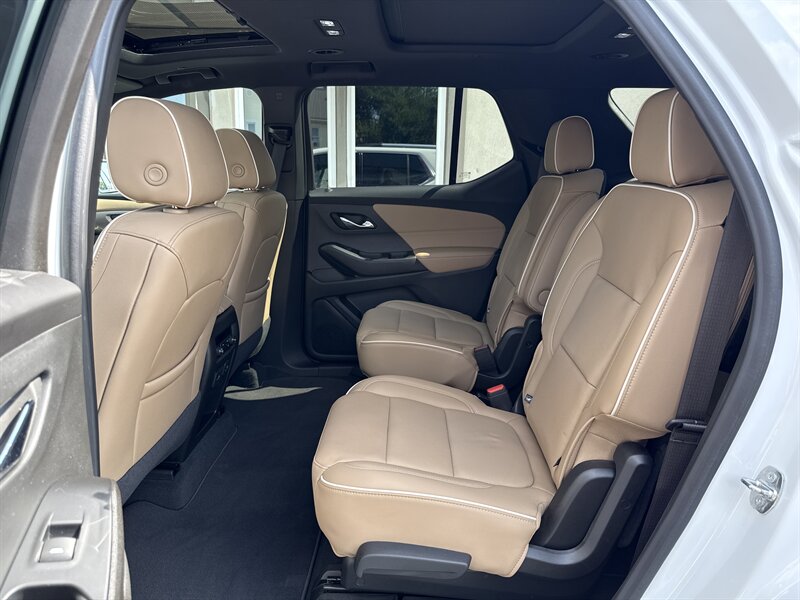 2023 Chevrolet Traverse Premier photo 4