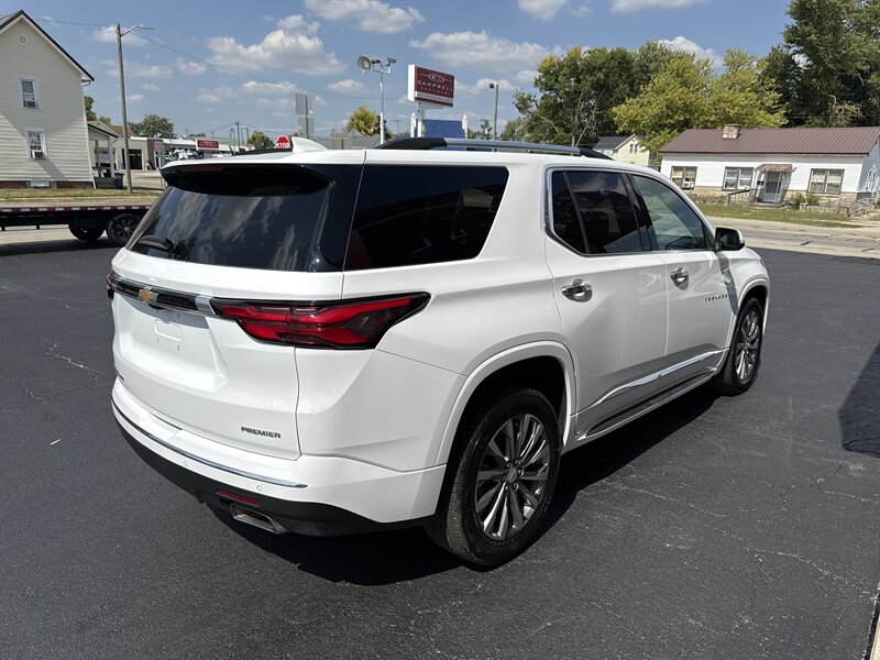 2023 Chevrolet Traverse Premier photo 3
