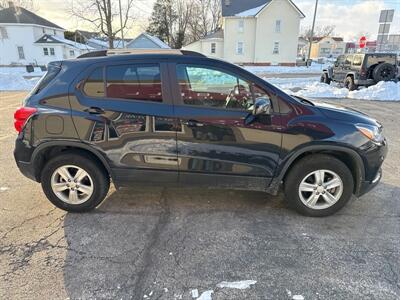 2021 Chevrolet Trax LT   - Photo 5 - Rushville, IN 46173