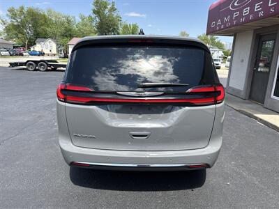 2025 Chrysler Pacifica Select - Photo 6 - Rushville, IN 46173