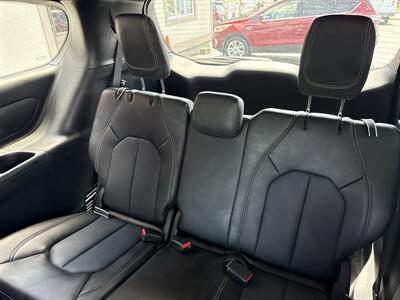 2025 Chrysler Pacifica Select - Photo 12 - Rushville, IN 46173