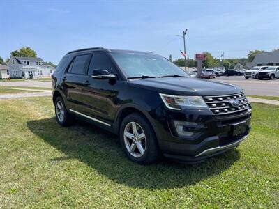 2017 Ford Explorer XLT   - Photo 4 - Rushville, IN 46173