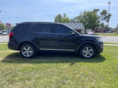 2017 Ford Explorer XLT   - Photo 5 - Rushville, IN 46173