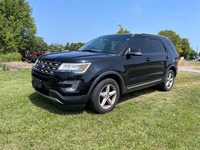 2017 Ford Explorer XLT   - Photo 2 - Rushville, IN 46173