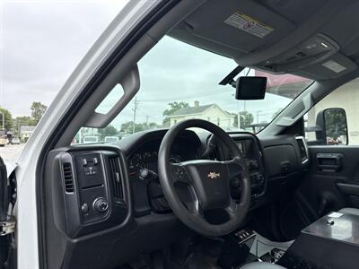 2015 Chevrolet Silverado 3500HD CC Work Truck   - Photo 9 - Rushville, IN 46173