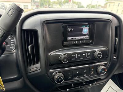 2015 Chevrolet Silverado 3500HD CC Work Truck   - Photo 10 - Rushville, IN 46173