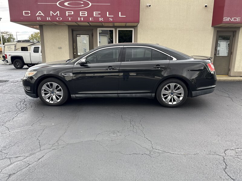 2011 Ford Taurus Limited - Photo 1 - Rushville, IN 46173