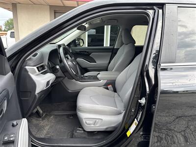 2023 Toyota Highlander LE   - Photo 8 - Rushville, IN 46173