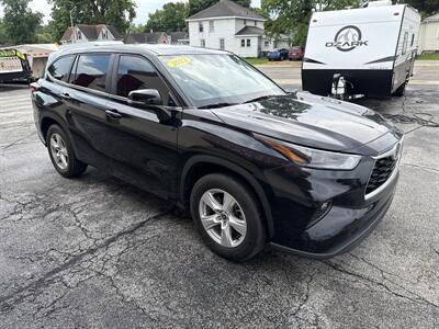 2023 Toyota Highlander LE   - Photo 5 - Rushville, IN 46173