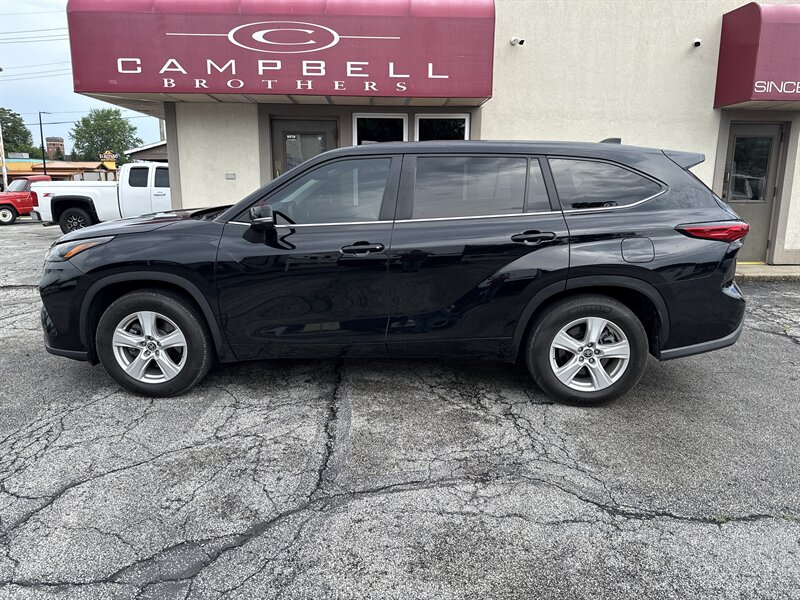 2023 Toyota Highlander LE - Photo 1 - Rushville, IN 46173