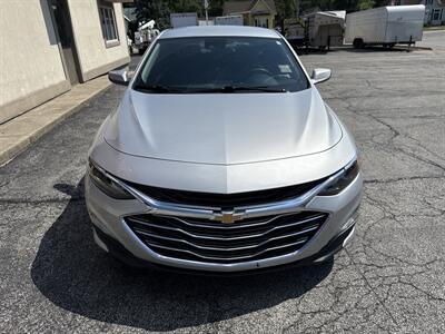 2020 Chevrolet Malibu LT   - Photo 2 - Rushville, IN 46173