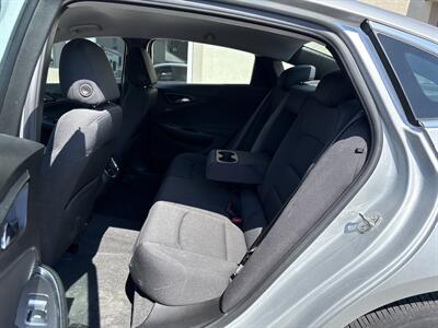2020 Chevrolet Malibu LT   - Photo 11 - Rushville, IN 46173