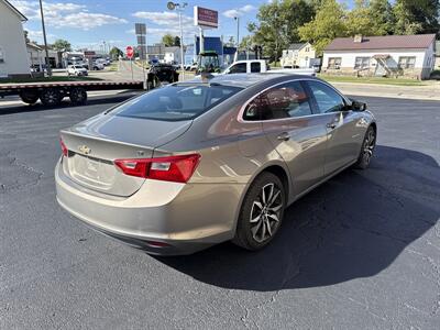 2017 Chevrolet Malibu LT - Photo 6 - Rushville, IN 46173