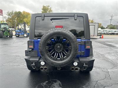 2013 Jeep Wrangler Unlimited Sahara   - Photo 7 - Rushville, IN 46173