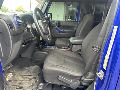 2013 Jeep Wrangler Unlimited Sahara   - Photo 9 - Rushville, IN 46173