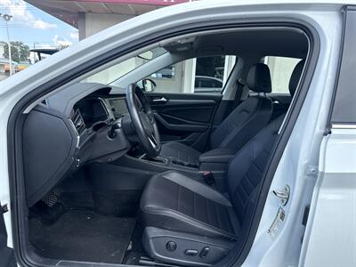 2023 Volkswagen Jetta SE   - Photo 8 - Rushville, IN 46173