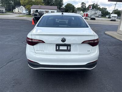 2023 Volkswagen Jetta SE   - Photo 6 - Rushville, IN 46173