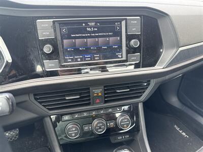 2023 Volkswagen Jetta SE   - Photo 10 - Rushville, IN 46173