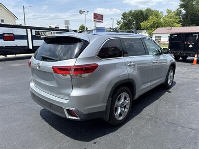 2017 Toyota Highlander Limited - Photo 5 - Rushville, IN 46173