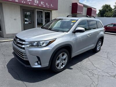 2017 Toyota Highlander Limited - Photo 2 - Rushville, IN 46173