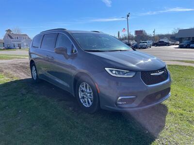 2022 Chrysler Pacifica Touring L   - Photo 4 - Rushville, IN 46173