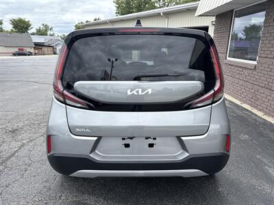 2024 Kia Soul LX   - Photo 6 - Rushville, IN 46173