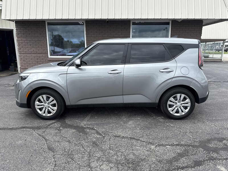 2024 Kia Soul LX - Photo 1 - Rushville, IN 46173
