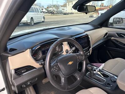 2022 Chevrolet Traverse LT Cloth   - Photo 9 - Rushville, IN 46173