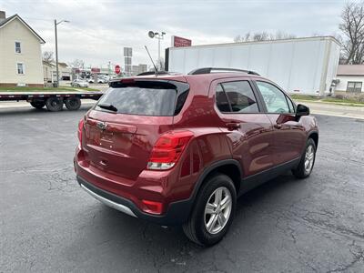 2021 Chevrolet Trax LT   - Photo 5 - Rushville, IN 46173