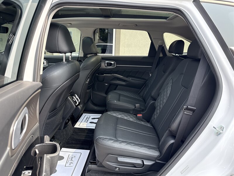2021 Kia Sorento SX Prestige photo 11