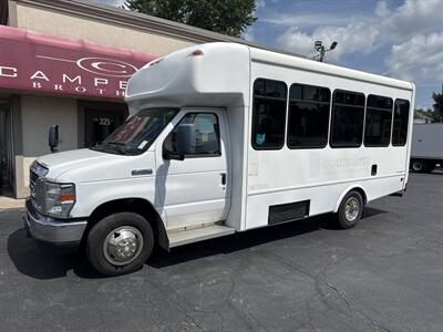 2017 Ford E-450 SD   - Photo 2 - Rushville, IN 46173