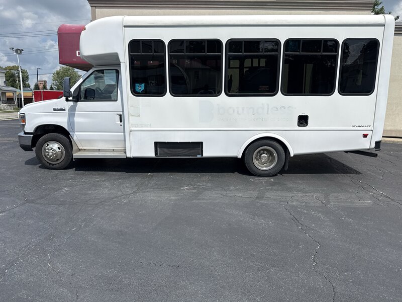 2017 Ford E-450 SD  